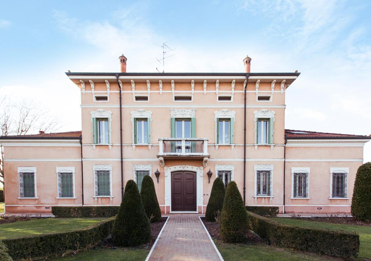 B&B Residence Il Ciliegio , Via Villa Superiore 93 Luzzara Судзара Экстерьер фото