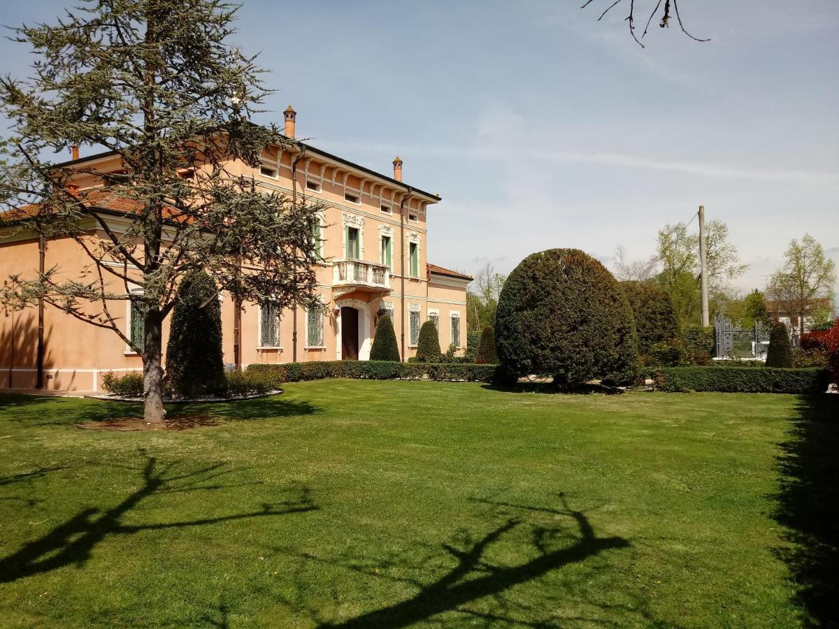 B&B Residence Il Ciliegio , Via Villa Superiore 93 Luzzara Судзара Экстерьер фото